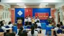 Lãnh đạo xã tặng hoa.jpg - 