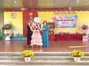 Tặng hoa4.jpg - 